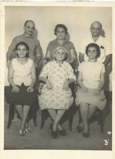 Valois - Vovo Hermengarda e os filhos (1).jpg